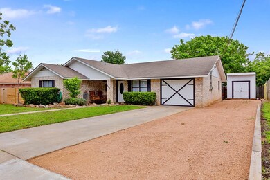 903 Henrietta St, Fredericksburg, TX 78624 - photo 4