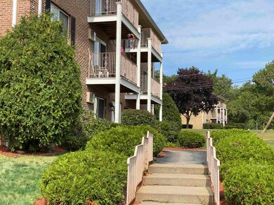 383 Huse Rd unit 3, Manchester, NH 03103 - photo 2