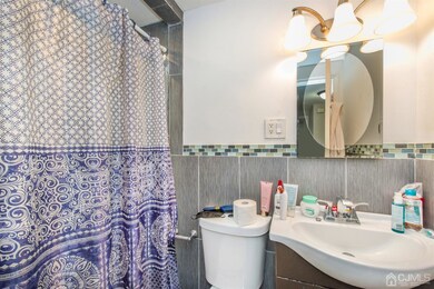 183 Rosewood Ln, Port Reading, NJ 07064 - photo 4