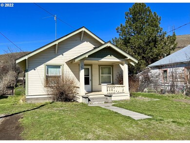 1215 SE Alexander Ave, Pendleton, OR 97801 - photo 2