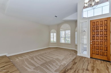 19219 N 88th Ave-large-003-41-Living Roo