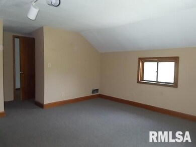 1625 W Knox Rd, Galesburg, IL 61401 - photo 6