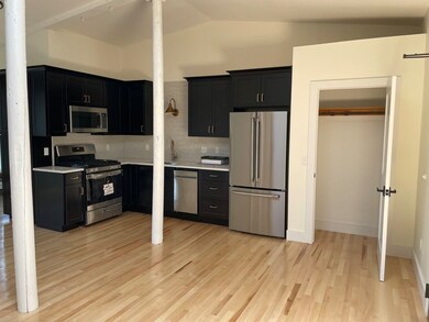 32 Masonic St unit 6, Northampton, MA 01060 - photo 2