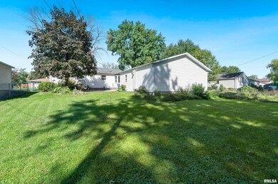 2017 W 36th St, Davenport, IA 52806 - photo 6