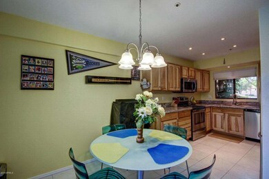 Eat-in Kitchen