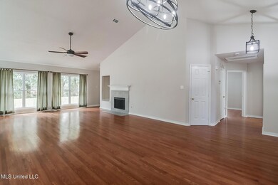 Living Room/Dining