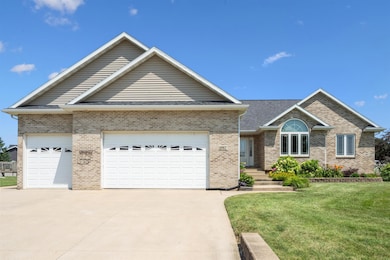 4967 William Dr, Waterloo, IA 50701 - photo 2