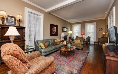 Living Room (2)