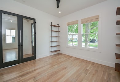 738 E 8th St, Houston, TX 77007 - photo 7