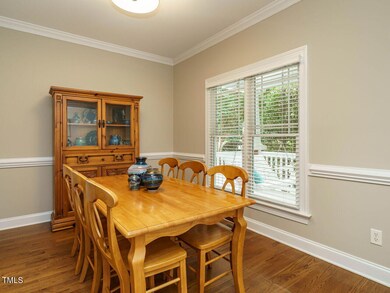 005-1280x960-dining-room