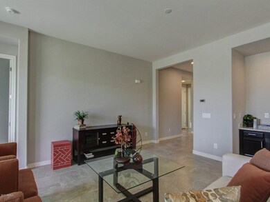 004_Living Room