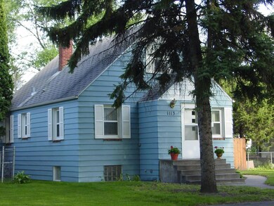 1113 S 12th St, Grand Forks, ND 58201 - photo 2