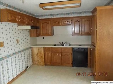 445 19th Terrace NE, Center Point, AL 35215 - photo 3