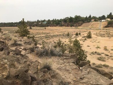 526 NW Rimrock Ct, Redmond, OR 97756 - photo 5