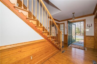 Spacious foyer with formal living room on the righ