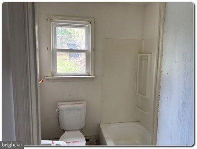 428 Thomas St, Alburtis, PA 18011 - photo 3