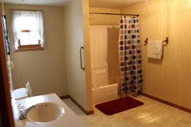 75 5th St SE, Linton, IN 47441 - photo 5