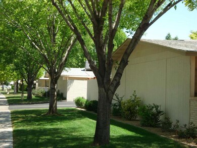 10507 W Highwood Ln, Sun City, AZ 85373 - photo 3
