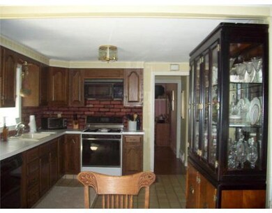 85 Forsynthia Dr, Cranston, RI 02920 - photo 3