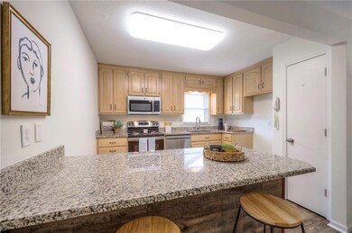 124 Bittersweet Ln, Lansing, KS 66043 - photo 7