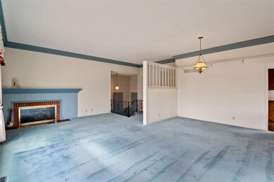 3815 Indiandale Cir SE, Cedar Rapids, IA 52403 - photo 5