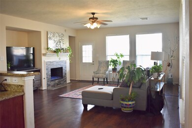 7911 Crystal Moon Dr, Houston, TX 77040 - photo 4