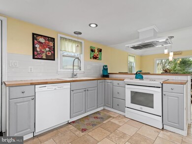 8621 Quentin Ave, Parkville, MD 21234 - photo 6