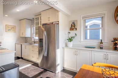 1217 Mayfield Dr, Royal Oak, MI 48067 - photo 4