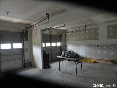 Parking Lot/Garage