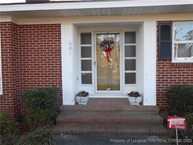 601 W 26th St, Lumberton, NC 28358 - photo 5