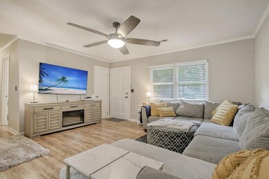 6-web-or-mls-CREM_1644 Royle_006