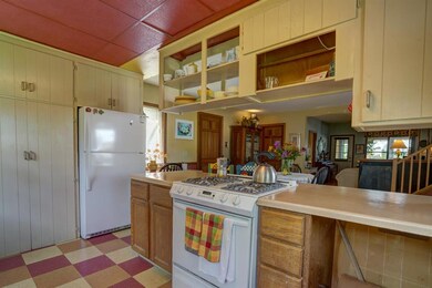 331 Janesville St, Oregon, WI 53575 - photo 7