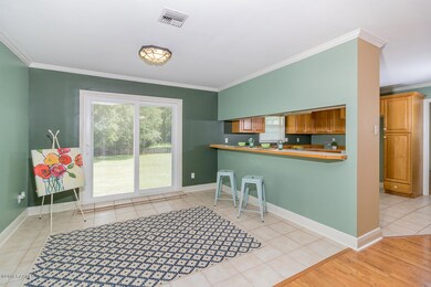 220 Dustin Circle-3