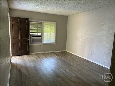 1824 E 39th St, Savannah, GA 31404 - photo 3