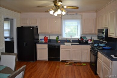 10916 Beaver Castle Rd, Hopewell, VA 23860 - photo 7