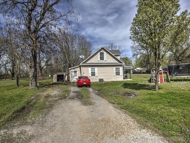 202 N Whitaker St, Pryor, OK 74361 - photo 3