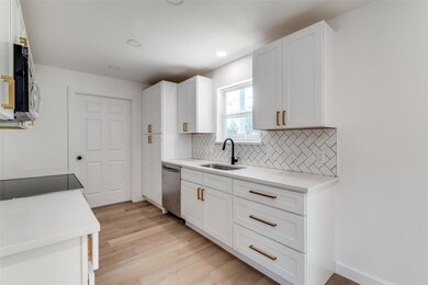 1101 Spring Brook Dr, Bedford, TX 76021 - photo 5