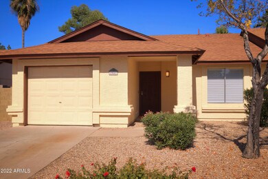 2842EIrwinAve002