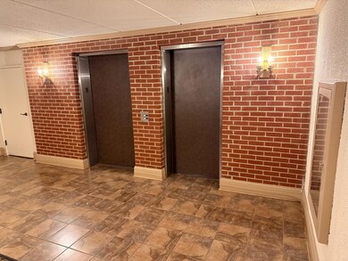 Spanish Court unit 304, Highland Park, IL 60035 - photo 2