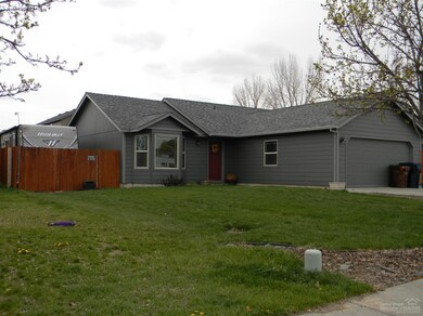 1946 SW 29th St, Redmond, OR 97756 - photo 2