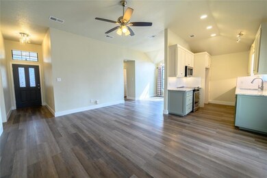 103 Catie Ln, Joshua, TX 76058 - photo 5