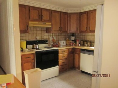 1078 Remington Dr, North Tonawanda, NY 14120 - photo 3