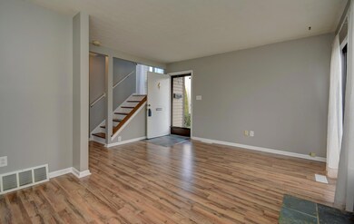 890 Westbury Ln S unit 2-A, Columbus, OH 43228 - photo 3