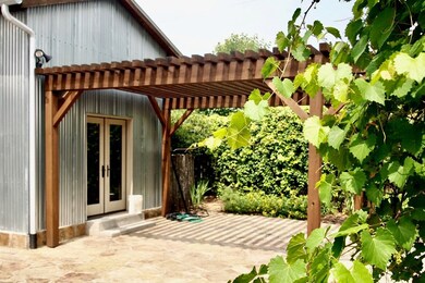 100 Settlement Dr, Fredericksburg, TX 78624 - photo 5