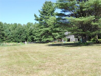 335 Oak St, Newport, NH 03773 - photo 4