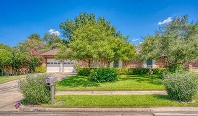 2148 Mountainview Dr, Hurst, TX 76054 - photo 2