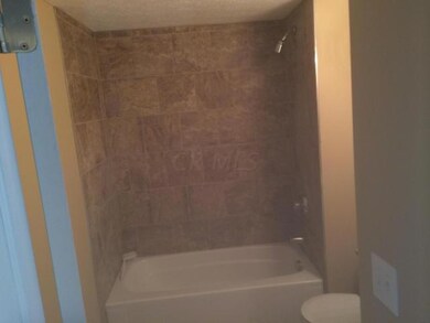 Full Tub Bath w/ Ceramics
