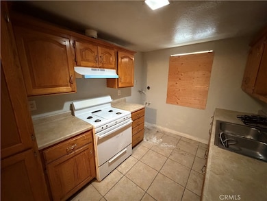 9240 Date St unit 9, Fontana, CA 92335 - photo 4