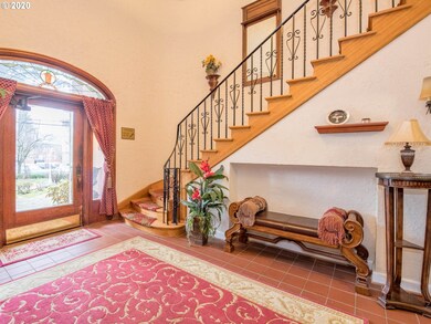 711 NE Randall Ave unit 100, Portland, OR 97232 - photo 2