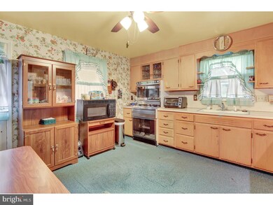 1013 Laurelee Ave, Reading, PA 19605 - photo 5